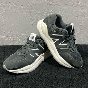 🔥🔥 New Balance 57/40 Low Blacktop Running Shoes Women Sz 7.5 - EXCELLENT